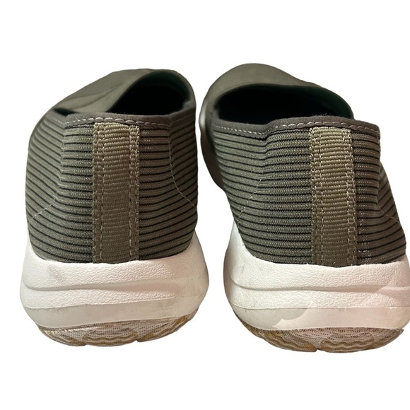 LL Bean Back Cove Slip On Sneaker Women’s Shoes Size 9 Medium Green - Picture 3 of 6